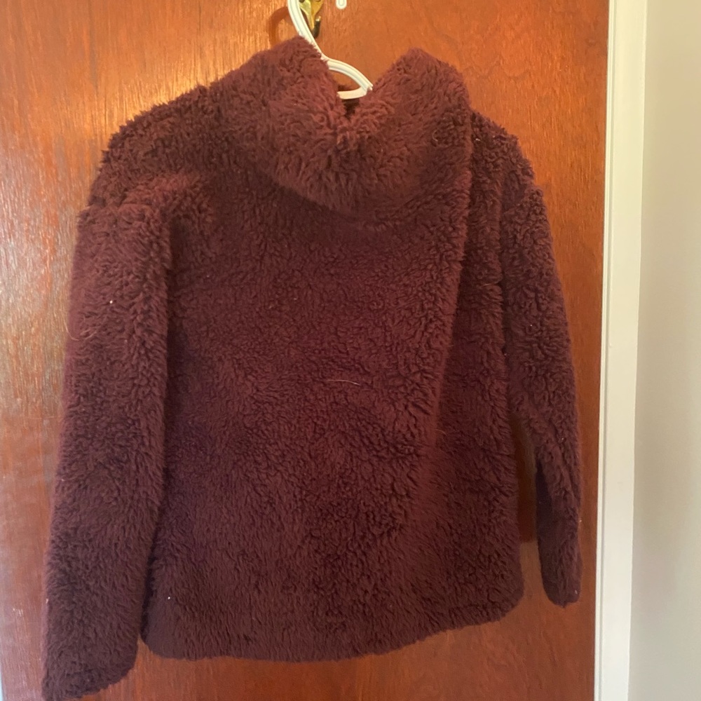 burgundy turdleneck